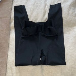 Le Ore black Criss cross waist band leggings XS